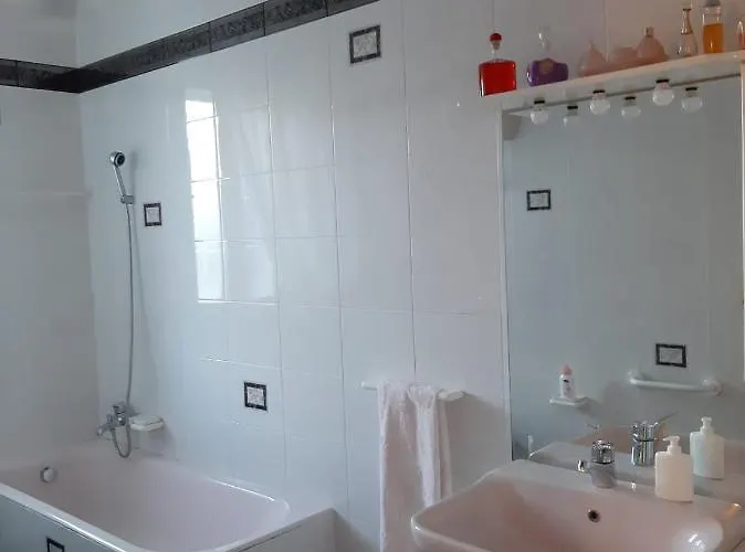 Star House 度假居 加利亚诺德尔卡波